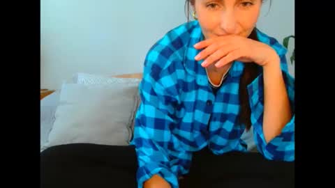 Snapshot of irina9793 chatting on 05-06-26, 08:30 irina online show from 05-06-26, 08:30