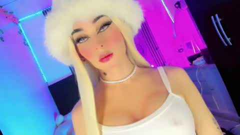 Snapshot of irina_lechera_ chatting on 09-16-25, 07:37 Irina online show from 09-16-25, 07:37