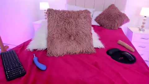 Snapshot of irinatanned chatting on 03-08-25, 05:33 IRINA online show from 03-08-25, 05:33