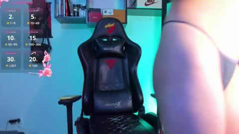 Snapshot of irirs_sex chatting on 09-19-25, 08:31 IrisVianca online show from 09-19-25, 08:31