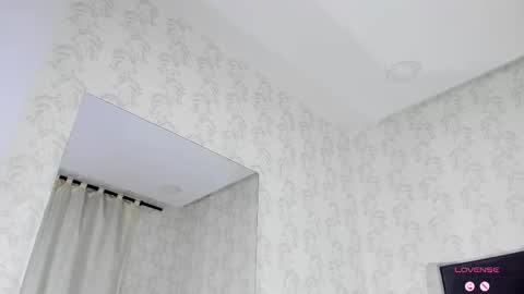 Queen Iris online show from 03-18-26, 04:21