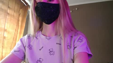 Lily online show from 09-25-25, 01:48