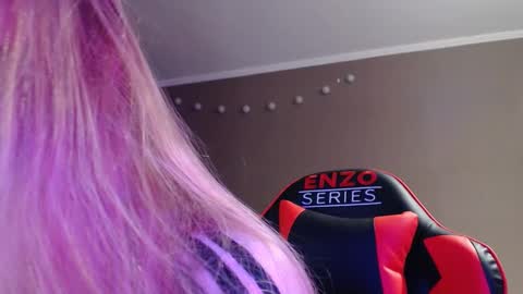 Lily online show from 10-13-25, 03:45