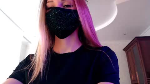 Snapshot of iris_lave chatting on 06-08-26, 04:40 Lily online show from 06-08-26, 04:40