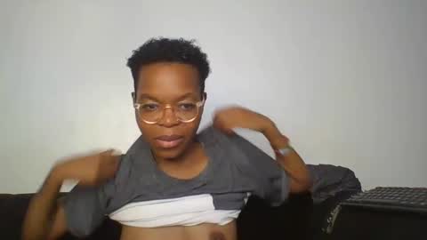 iris_love_2 online show from 02-01-25, 11:37