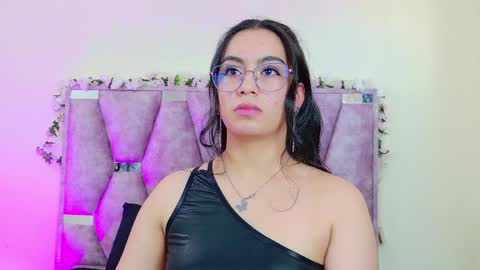 Snapshot of iris_mandarinne chatting on 04-22-26, 06:09 Iris online show from 04-22-26, 06:09
