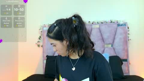 Snapshot of iris_mandarinne chatting on 05-23-26, 05:28 Iris online show from 05-23-26, 05:28