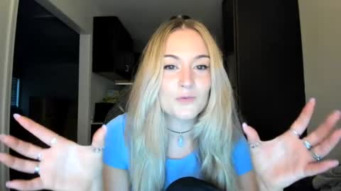 Snapshot of iris_roslin chatting on 06-14-26, 03:41 Iris 3 online show from 06-14-26, 03:41