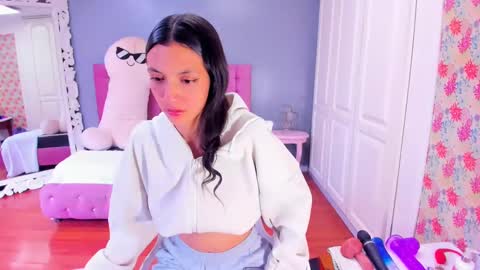 Snapshot of iris_stone_ chatting on 01-17-25, 01:35 Iris online show from 01-17-25, 01:35