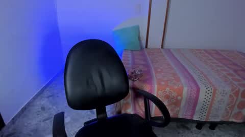 Iris online show from 09-23-25, 02:09