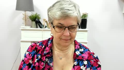 I R I S online show from 04-01-26, 06:14