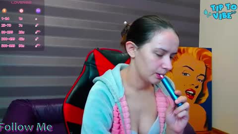 Snapshot of irisnichols chatting on 11-11-25, 04:45 Iris online show from 11-11-25, 04:45