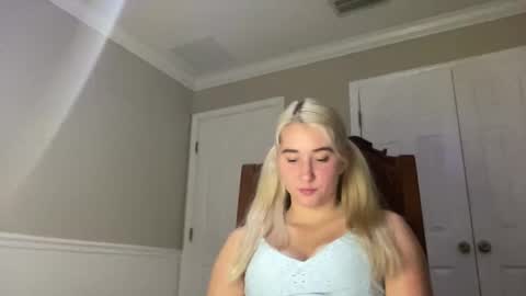 Irispink1 online show from 12-18-25, 02:50