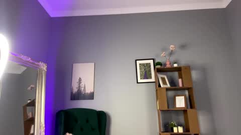 Snapshot of irisreynolds chatting on 01-23-25, 09:29 Maria online show from 01-23-25, 09:29