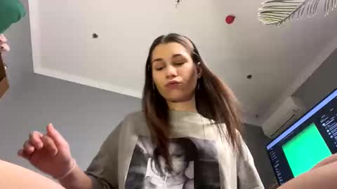 Snapshot of irisreynolds chatting on 01-28-25, 11:50 Maria online show from 01-28-25, 11:50