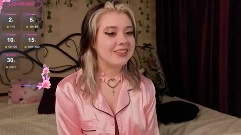 Snapshot of irissocute chatting on 11-10-25, 07:40 I am Cutie Iris3 online show from 11-10-25, 07:40