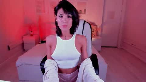  IRMA  FOLLOW ME  online show from 09-19-25, 03:24