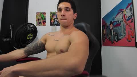 Snapshot of ironflex1 chatting on 11-25-25, 12:10 Jake online show from 11-25-25, 12:10