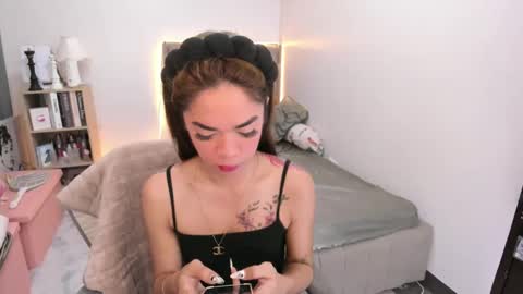 Kylie Babaeng di para sa lahat online show from 01-14-25, 04:57