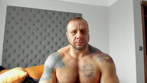 ironhulk22 online show from 03-18-26, 07:44
