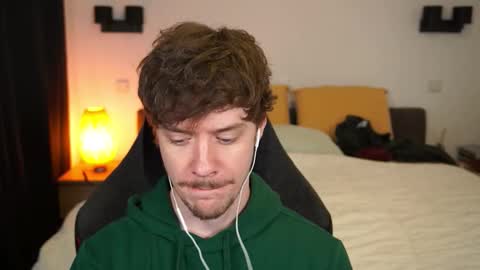 Sam online show from 10-05-25, 06:17