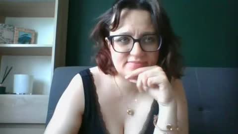 Snapshot of irresistibleparis chatting on 07-08-26, 05:23 Paris online show from 07-08-26, 05:23