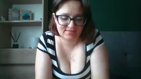 Snapshot of irresistibleparis chatting on 07-14-26, 05:23 Paris online show from 07-14-26, 05:23