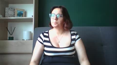 Snapshot of irresistibleparis chatting on 07-14-26, 10:21 Paris online show from 07-14-26, 10:21