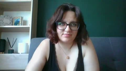 Snapshot of irresistibleparis chatting on 07-20-26, 05:22 Paris online show from 07-20-26, 05:22