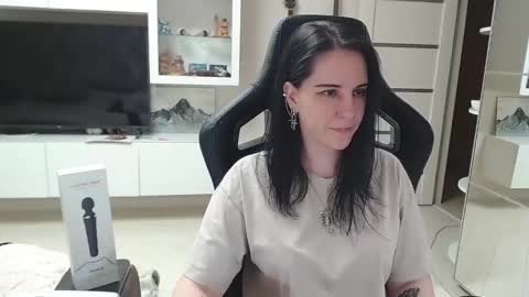 Irwi Tomboy online show from 03-10-25, 09:29