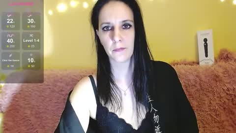 Irwi Tomboy online show from 11-21-25, 01:21