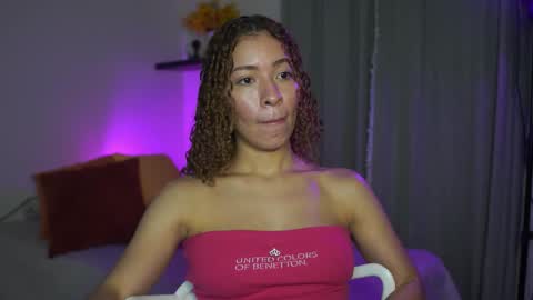 Snapshot of isa_____ chatting on 09-23-25, 02:03 isa_____ online show from 09-23-25, 02:03