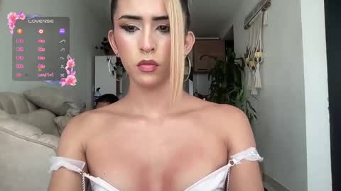 Snapshot of isa__fox_1 chatting on 05-01-26, 04:44 Isabella online show from 05-01-26, 04:44