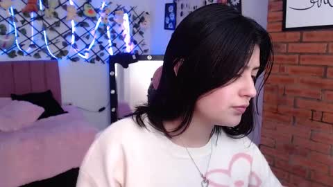 Snapshot of isa_bunny18 chatting on 09-09-25, 03:17 isabela online show from 09-09-25, 03:17