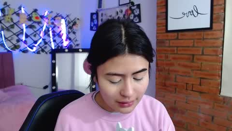 Snapshot of isa_bunny18 chatting on 09-19-25, 03:30 isabela online show from 09-19-25, 03:30