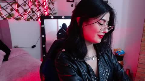 Snapshot of isa_bunny18 chatting on 10-17-25, 03:10 isabela online show from 10-17-25, 03:10