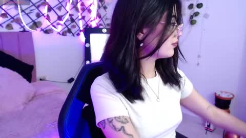 Snapshot of isa_bunny18 chatting on 10-21-25, 08:31 isabela online show from 10-21-25, 08:31