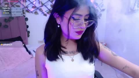 Snapshot of isa_bunny18 chatting on 11-15-25, 10:15 isabela online show from 11-15-25, 10:15