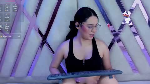 Snapshot of isa_doux chatting on 02-19-26, 03:02 Isa online show from 02-19-26, 03:02