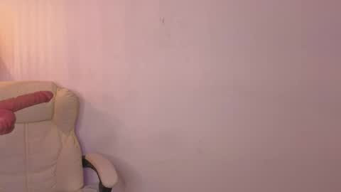 Snapshot of isa_dumont chatting on 04-21-26, 02:51 ISA online show from 04-21-26, 02:51