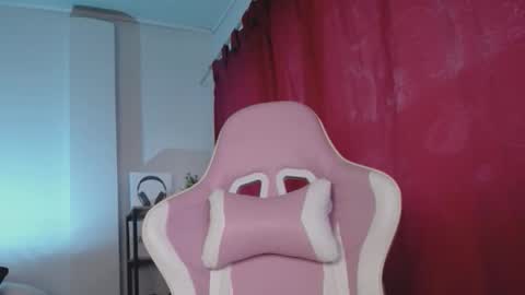 Snapshot of isa_emeralds chatting on 09-23-25, 10:51 Isabella online show from 09-23-25, 10:51