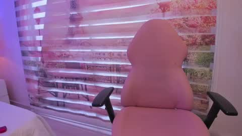 Snapshot of isa_little4u chatting on 10-03-25, 03:31 online show from 10-03-25, 03:31