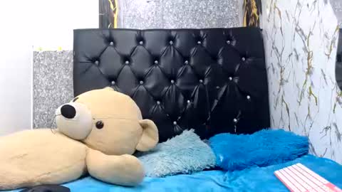 Snapshot of isa_x18 chatting on 06-25-26, 11:59 isa_x18 online show from 06-25-26, 11:59