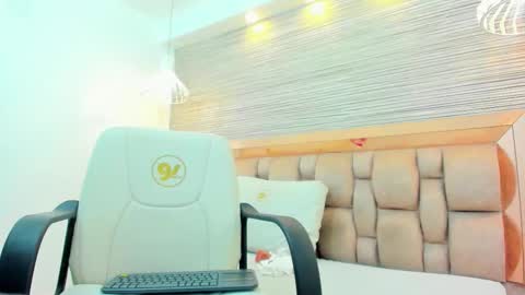 Isa online show from 10-27-25, 07:51