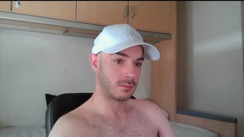Snapshot of isaac99c chatting on 07-11-26, 01:36 Isaac99c online show from 07-11-26, 01:36