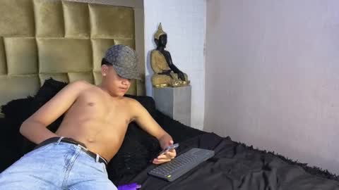 Isaac  online show from 01-06-26, 02:04