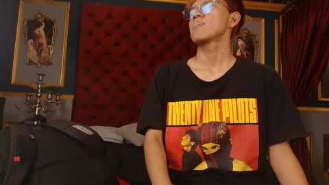 Snapshot of isaac_grimm chatting on 12-18-25, 03:01 isaac_grimm online show from 12-18-25, 03:01