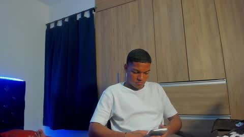 Snapshot of isaac_master77 chatting on 11-11-25, 02:55 isaac_master77 online show from 11-11-25, 02:55