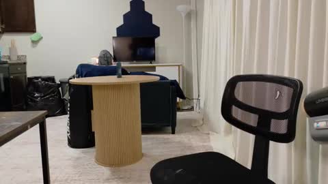 isaac online show from 04-24-26, 09:01