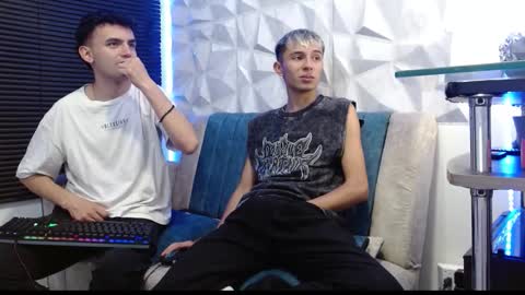 Snapshot of isaac_tan chatting on 09-22-25, 12:45 Isaac tan online show from 09-22-25, 12:45